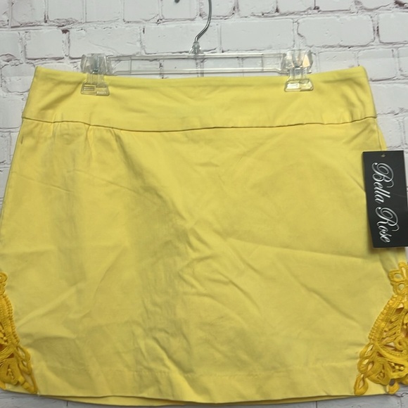 Bella Rose Yellow Stretch Skort with Crochet Details - Picture 2 of 9